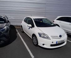 toyoa auris van
