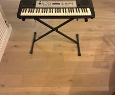 Yamaha YPT-260 Plus stand