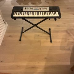 Yamaha YPT-260 Plus stand