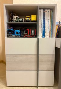 Chest of drawers