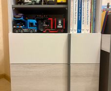 Chest of drawers