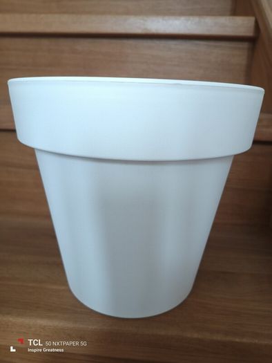 NEW.plastic plant pot
