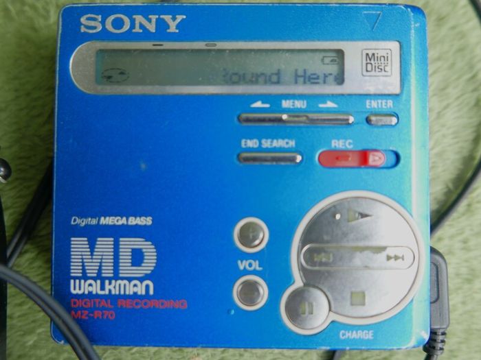 Sony MZ-R70 MiniDisc Walkman Digital Recording MD Player Recorder Working well