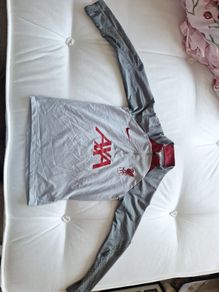 Liverpool training top boy Medium