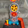 Hot Wheels City pizza slam cobra attack & Super City Twist Tyre Shop Image 3