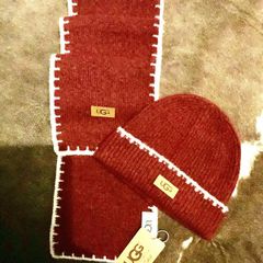 UGG set / burgundy color / new
