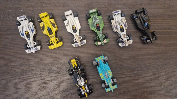 Hot Wheels Loose Bundle - Used Unboxed - Formula 1 Die-Cast Racing Car
