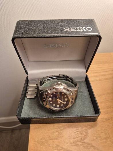 Seiko Diver 200m V736-7A10