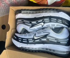 Nike Trainers Size 10 NEW