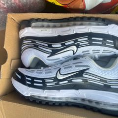 Nike Trainers Size 10 NEW