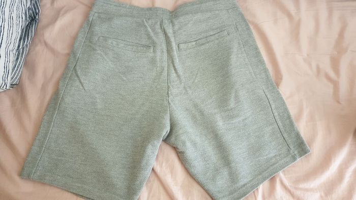 zara grey shorts