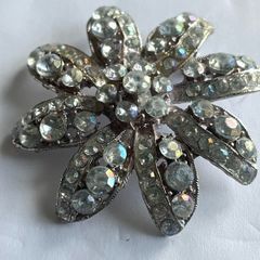 Brooch rhinestone
