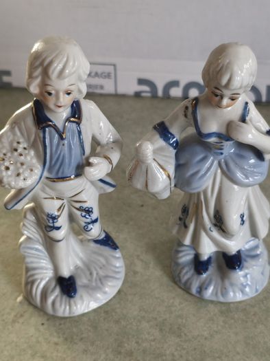 Vintage colonial man & woman blue, white, gold porcelain