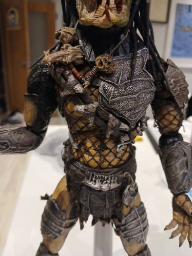 Hot toy mms66 Predator figure 1/6 scale 35cm tall