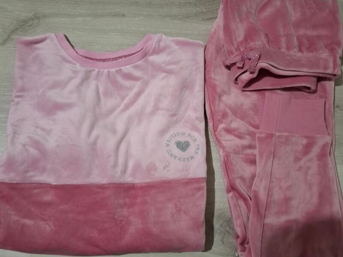 New velvet pyjama set size 33"34
