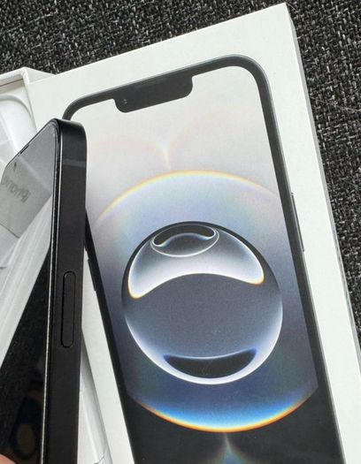 iPhone 16e Black 256GB, Unlocked to any Network