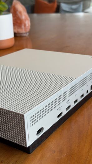 Xbox One S