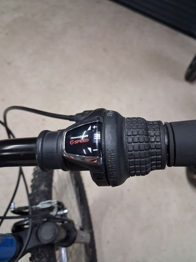 Apollo  adults bike