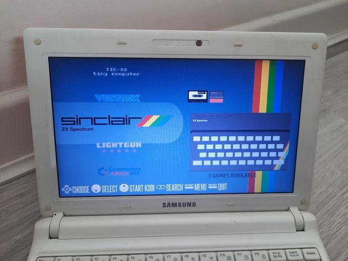 Samsung netbook with Retro gaming Operating system