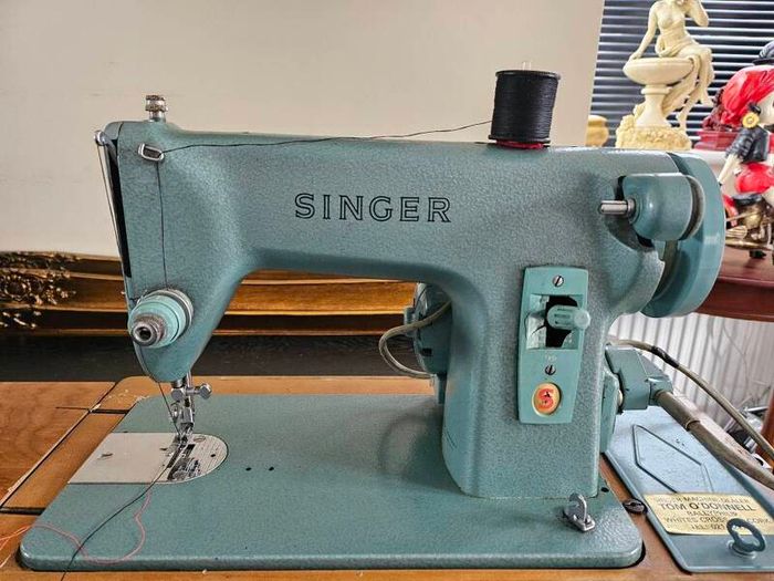 Vintage Singer 285K sewing machine