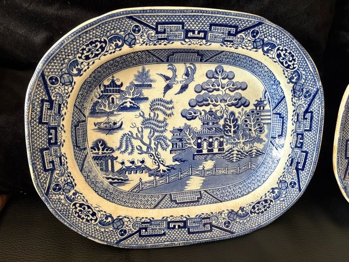 Vintage / Antique x2 Medium Size Blue Willow Oval Serving Platters