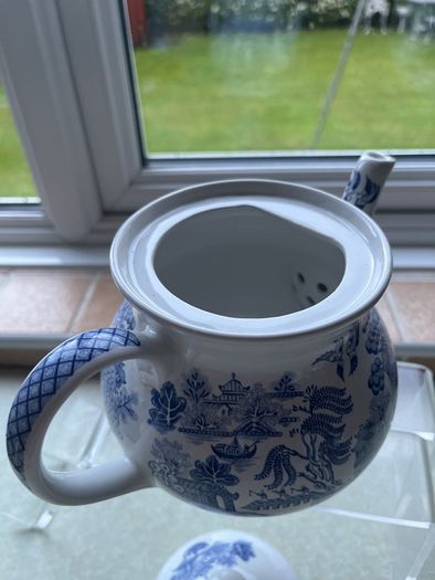 Vintage Sadler "Old Willow " Teapot in mint condition