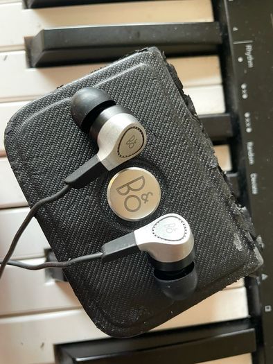 B&O H3 earphone with remote control