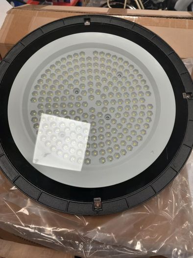 UFO LED LIGHT 150W (brand new in box)
