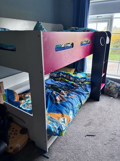 Kids bunk bed