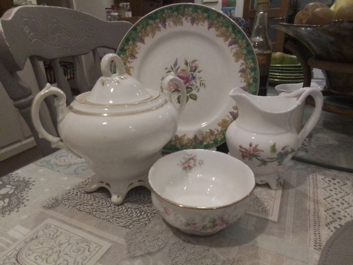Mixed lot of China & Delph