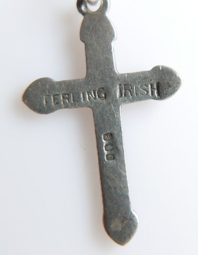 Vintage 925 Sterling Silver Cross Pendant Necklace with Marcasite detail