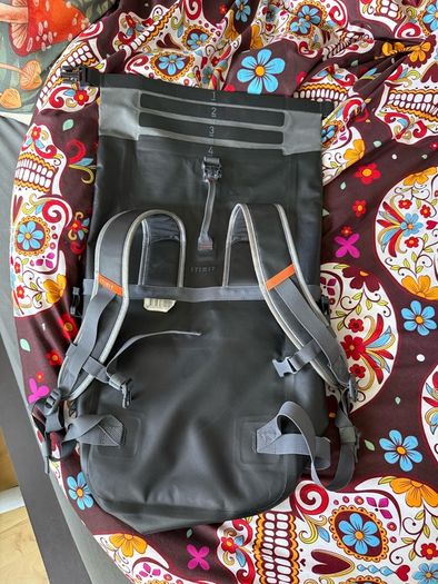 Waterproof backpack 20l