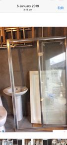 Bathroom shower tray & shower tray