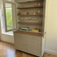 Neptune Dresser