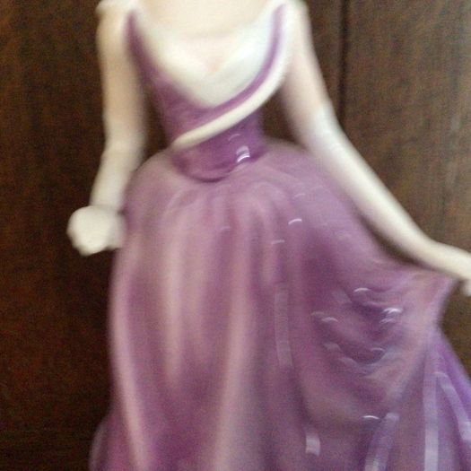 Leonardo Figurine Katherine