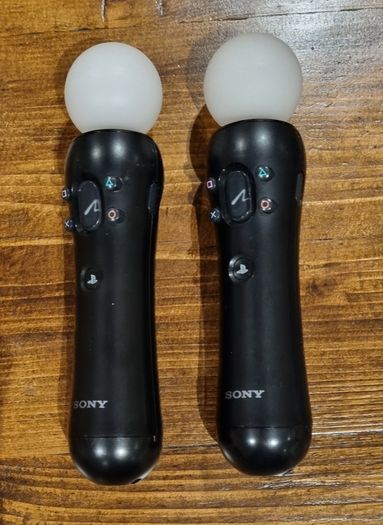4 Just Dance PS4 games and Move Controllers