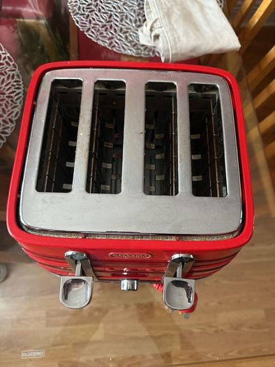 Delonghi toaster