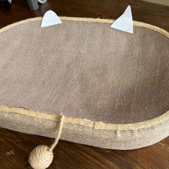 Bed & scratcher for cats
