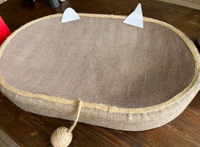 Bed & scratcher for cats