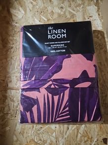The linen room,super king duvet cover with 1 pillow case. Postage included