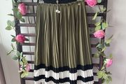 skirt Bnwt relish khaki fine pleat elastic waistband skirt size small