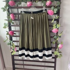 skirt Bnwt relish khaki fine pleat elastic waistband skirt size small