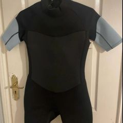 wetsuit shorty size 14