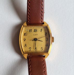 Old lady watch!