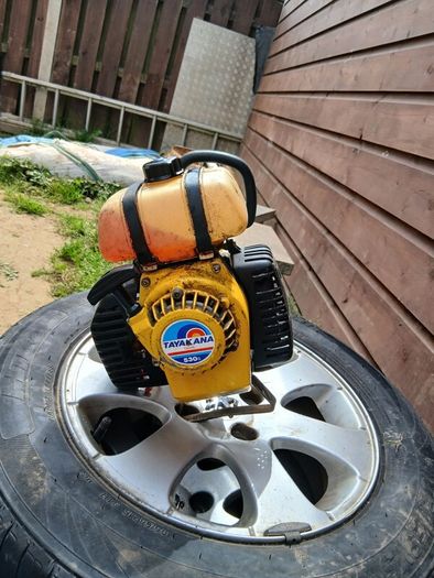 Petrol strimmer