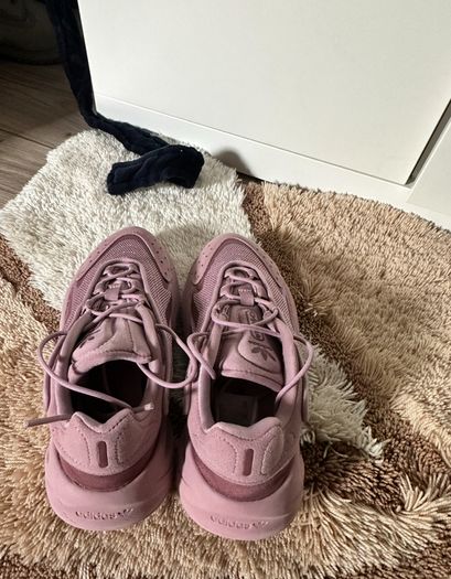 Adidas ozelia trainers