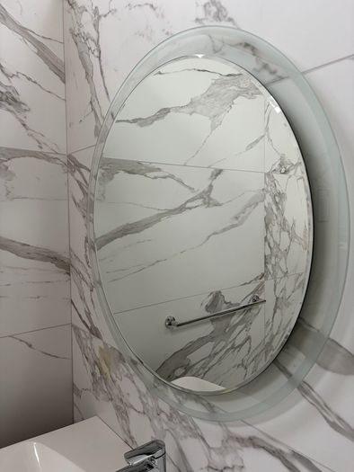 Vanity unit and mirror