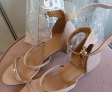 ladies strapy nude heels/shoes