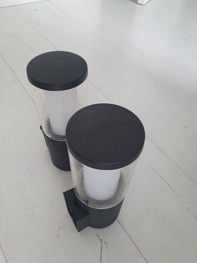 2 Outside wall lights