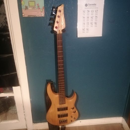 Maverick Nemesis S4 Bass Guitar and hard case